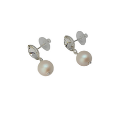 Cargar imagen en el visor de la galería, Pendientes con perlas de marca austriaca
