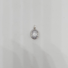 Load image into Gallery viewer, Silver pendant with zirconia
