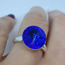 Cargar imagen en el visor de la galería, Anillo con cristal Swarovski Majestic blue
